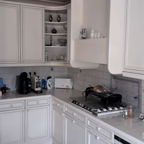 Meubles de cuisine blanche - avant