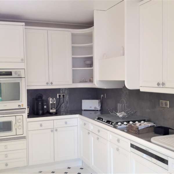 Meubles de cuisine blanche - relookée